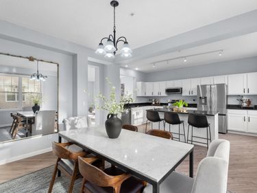 1667 Village Trail E, Unit 5, Maplewood, MN 55109