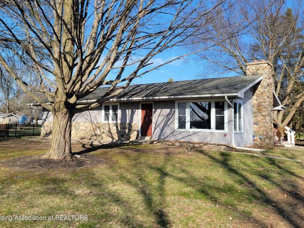 617 Cherry Street, Stockbridge, MI 49285