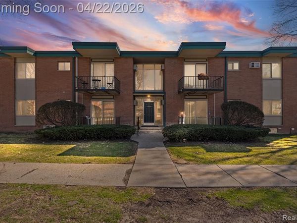 1840 Axtell Drive, Troy, MI 48084