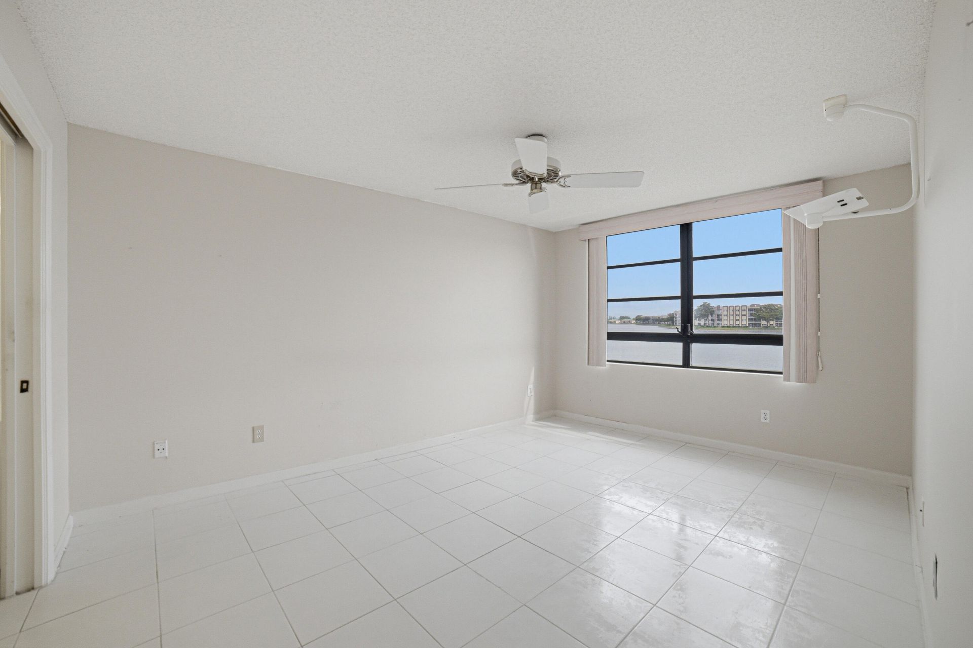 10442 E Clairmont Circle, Unit 204, Tamarac, FL 33321 Photo