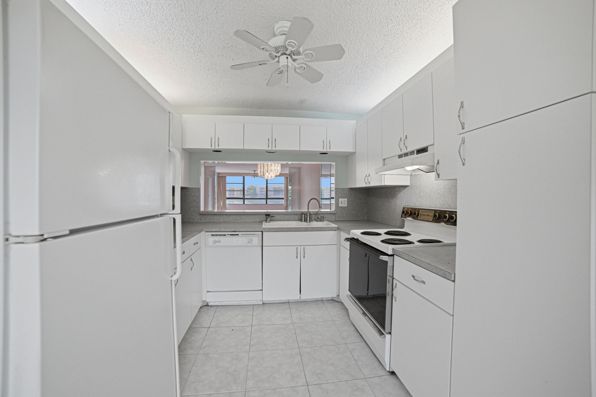 10442 E Clairmont Circle, Unit 204, Tamarac, FL 33321 Photo