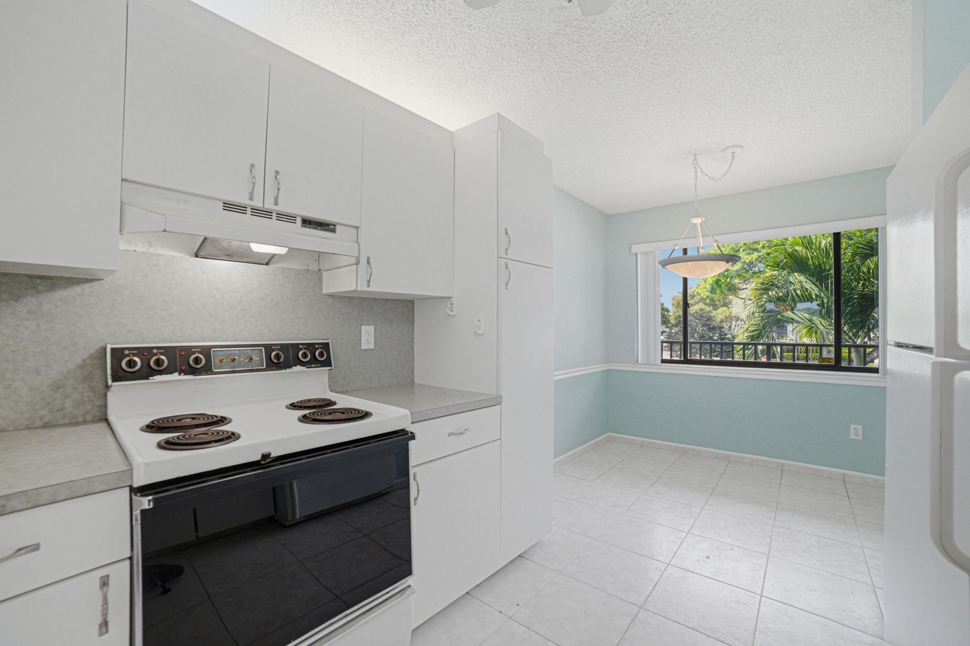 10442 E Clairmont Circle, Unit 204, Tamarac, FL 33321 Photo