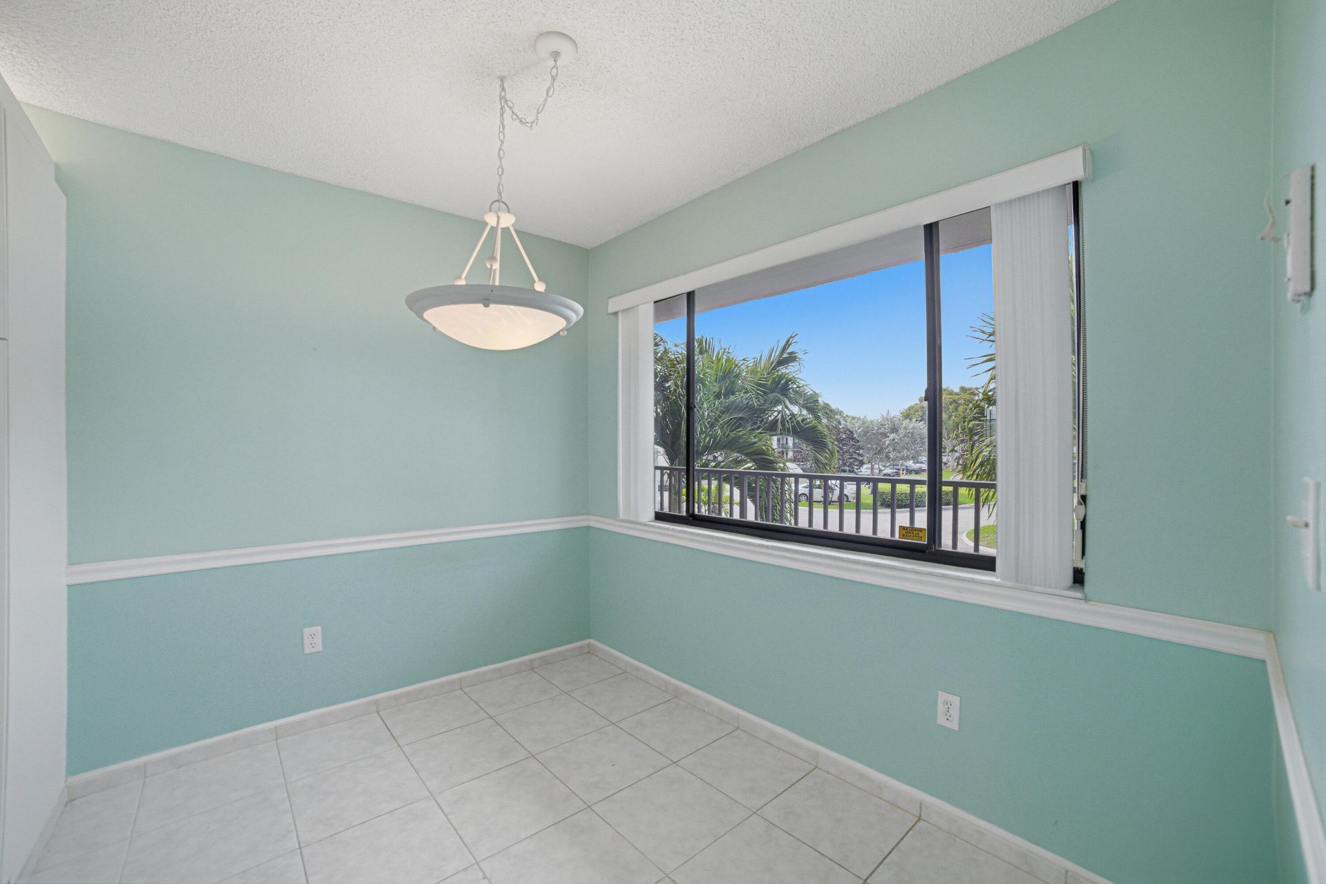 10442 E Clairmont Circle, Unit 204, Tamarac, FL 33321 Photo