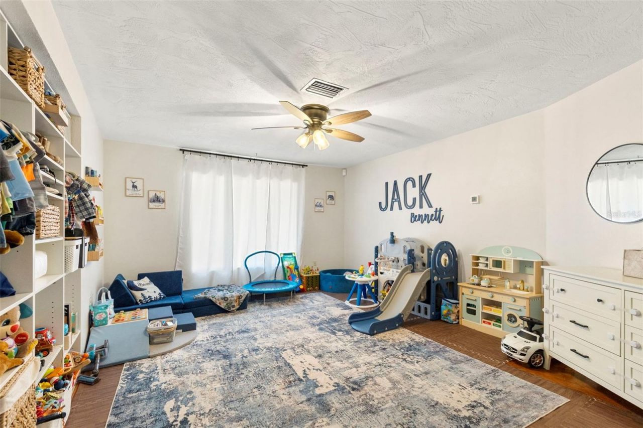 8976 Lake Drive, New Port Richey, FL 34654 Photo