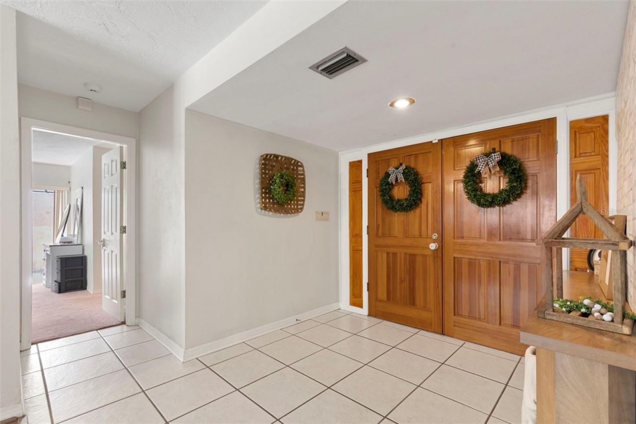 8976 Lake Drive, New Port Richey, FL 34654 Photo