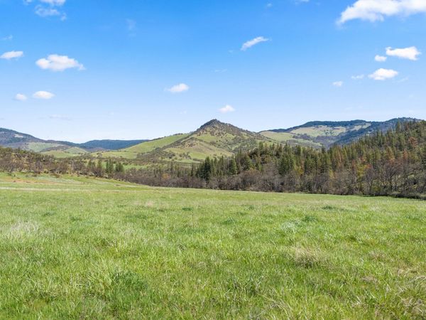 Buckhorn Road, Unit 1000, Ashland, OR 97520