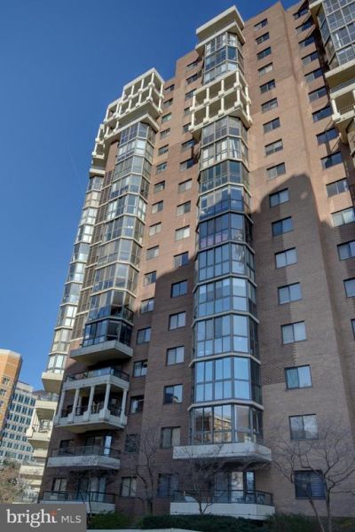 1600 N Oak Street N, Unit 205, Arlington, VA 22209 Main Photo