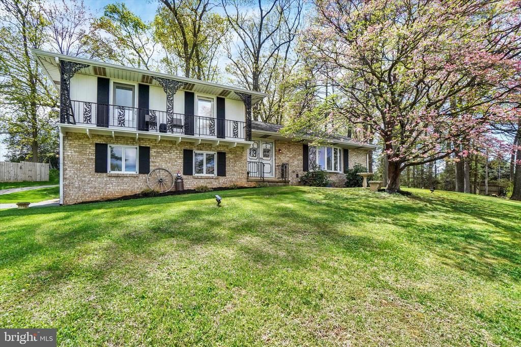 390 MEGGON ROAD , RED LION, PA 17356