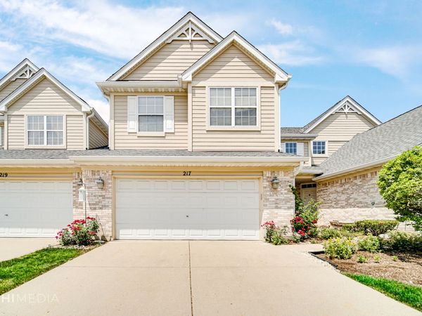 217 Wimbledon Place, Bloomingdale, IL 60108