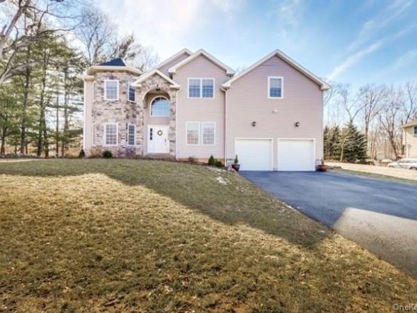 5 Fant Farm Lane , Montebello, NY 10901