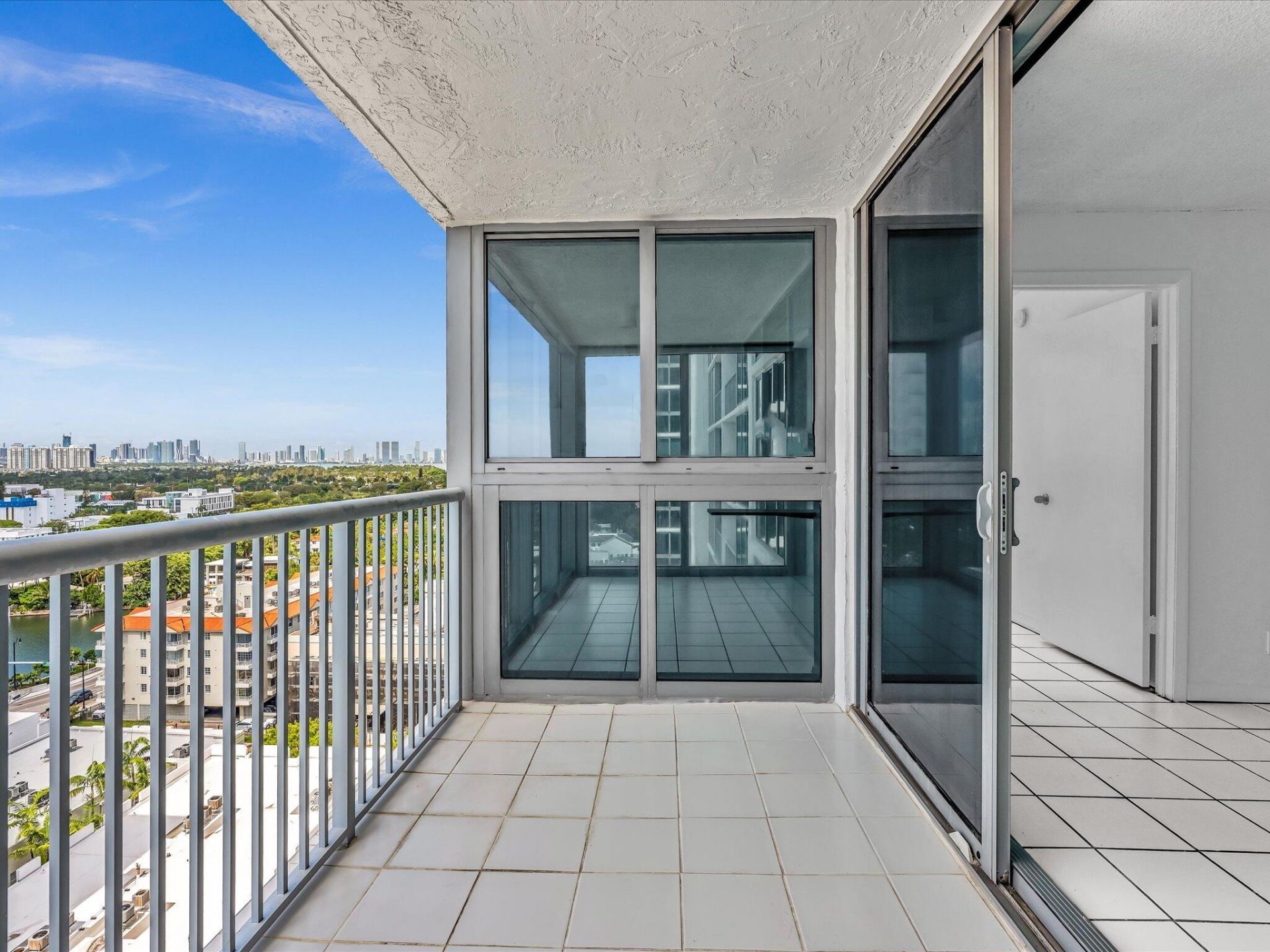 2655 Collins Avenue, Unit 1710, Miami Beach, FL 33140 Photo