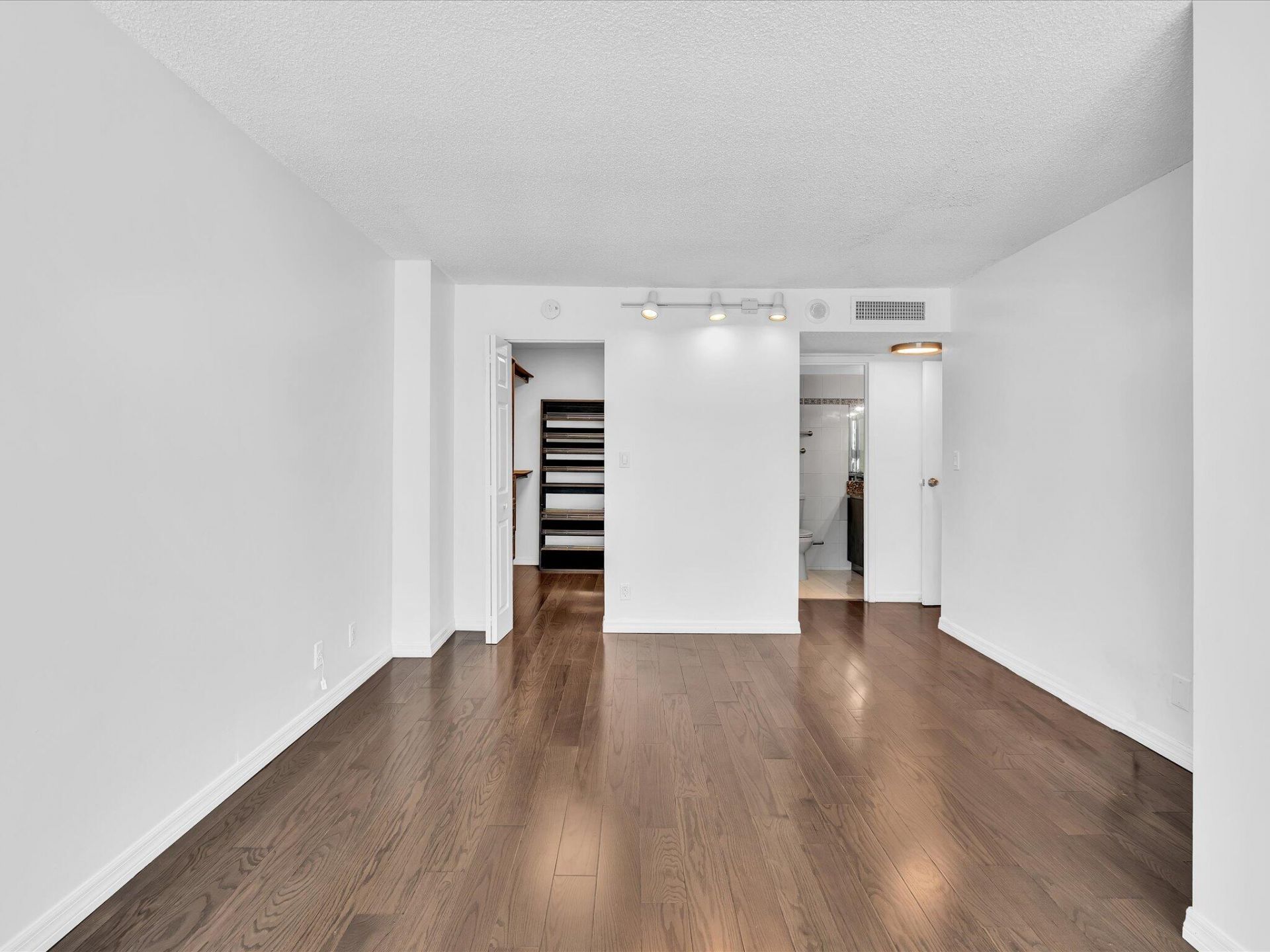 2655 Collins Avenue, Unit 1710, Miami Beach, FL 33140 Photo