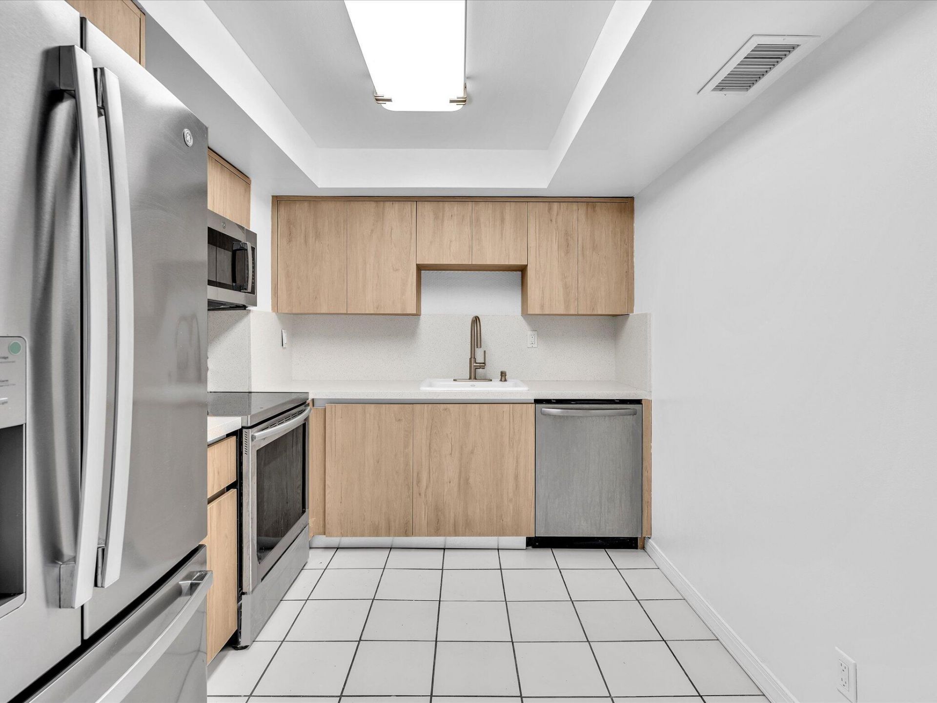 2655 Collins Avenue, Unit 1710, Miami Beach, FL 33140 Photo