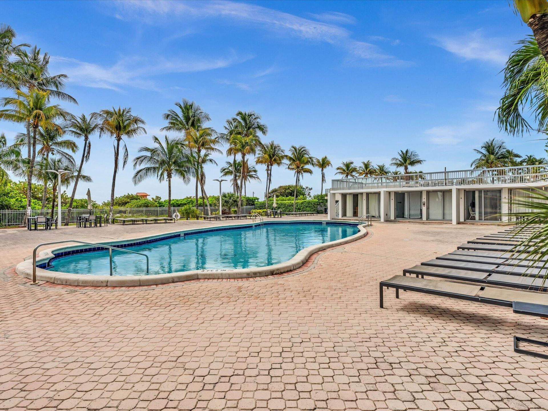 2655 Collins Avenue, Unit 1710, Miami Beach, FL 33140 Photo