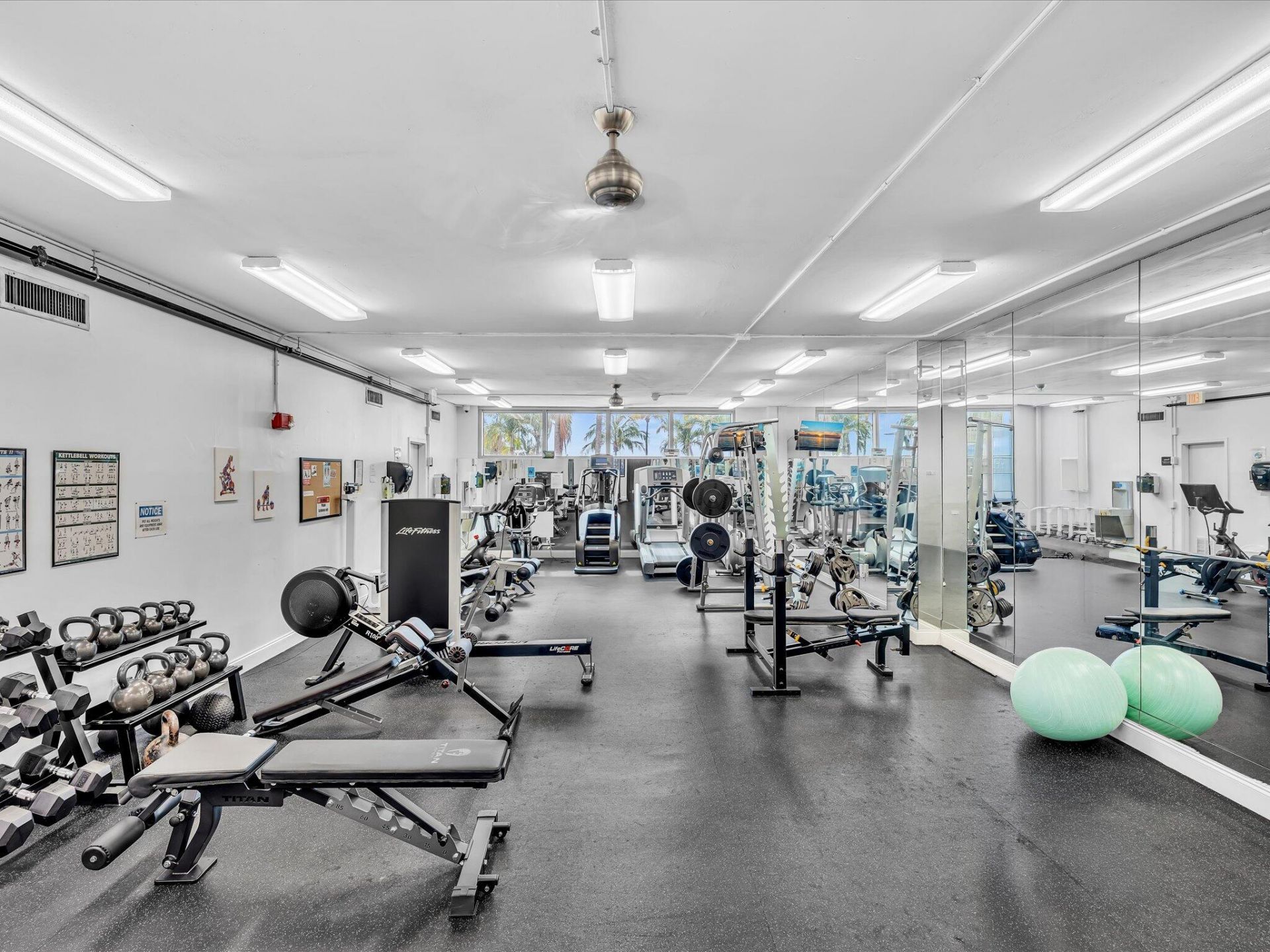 2655 Collins Avenue, Unit 1710, Miami Beach, FL 33140 Photo