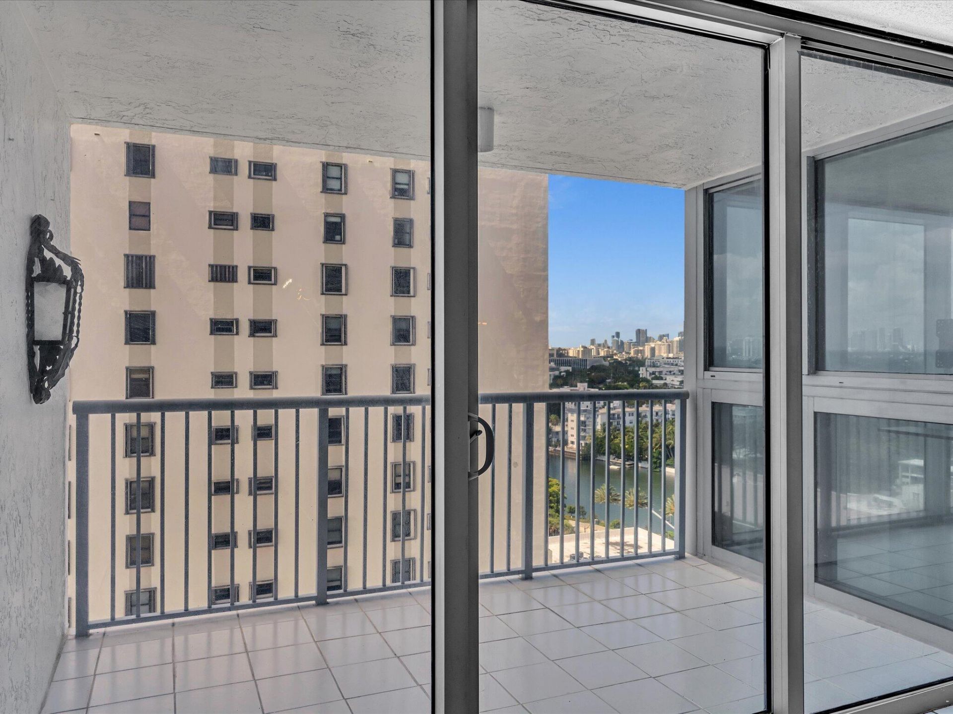2655 Collins Avenue, Unit 1710, Miami Beach, FL 33140 Photo