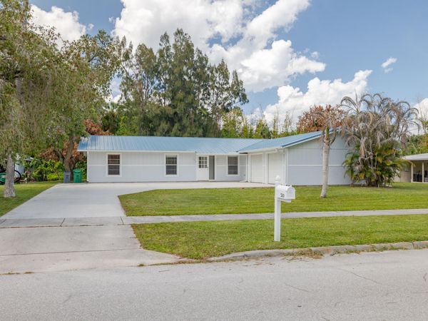 320 Chamberlain Boulevard, Fort Pierce, FL 34946