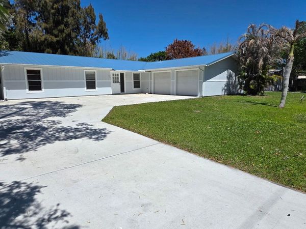 320 Chamberlain Boulevard, Fort Pierce, FL 34946