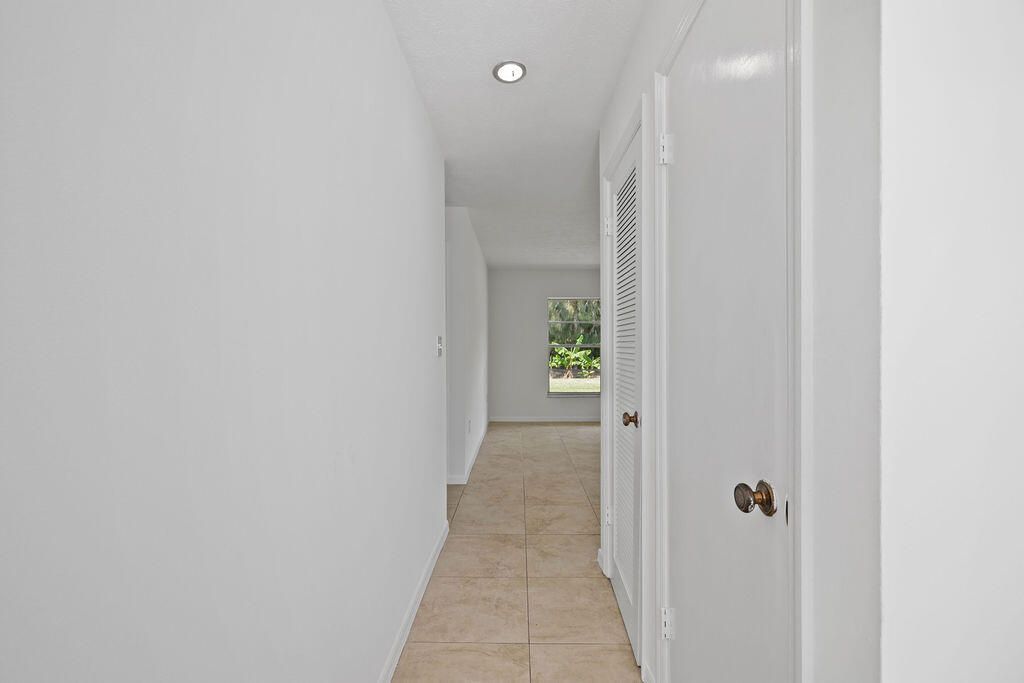 320 Chamberlain Boulevard, Fort Pierce, FL 34946 Photo