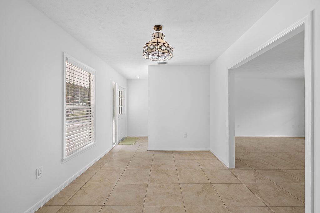 320 Chamberlain Boulevard, Fort Pierce, FL 34946 Photo