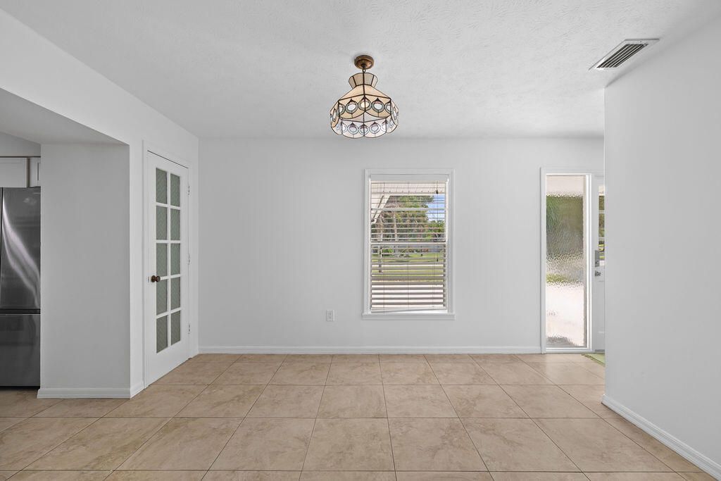 320 Chamberlain Boulevard, Fort Pierce, FL 34946 Photo