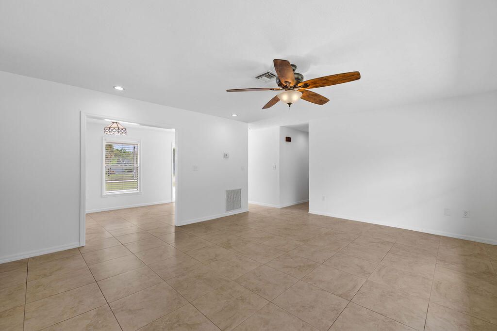 320 Chamberlain Boulevard, Fort Pierce, FL 34946 Photo