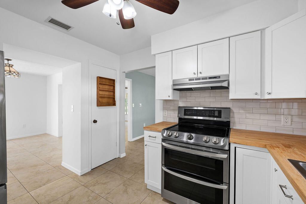 320 Chamberlain Boulevard, Fort Pierce, FL 34946 Photo