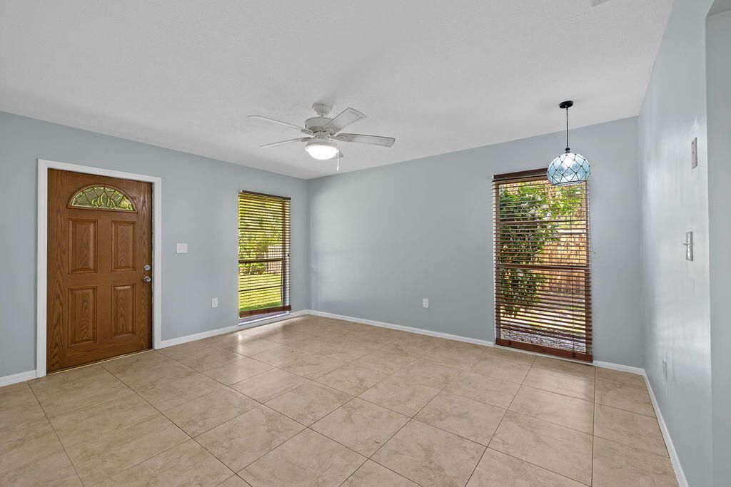 320 Chamberlain Boulevard, Fort Pierce, FL 34946 Photo