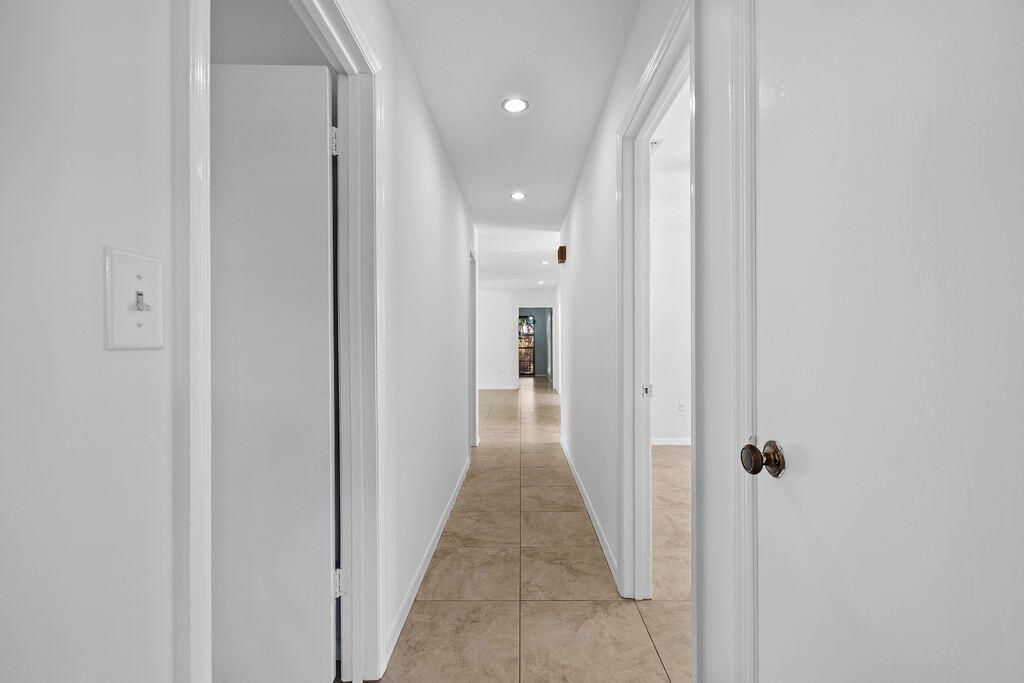 320 Chamberlain Boulevard, Fort Pierce, FL 34946 Photo