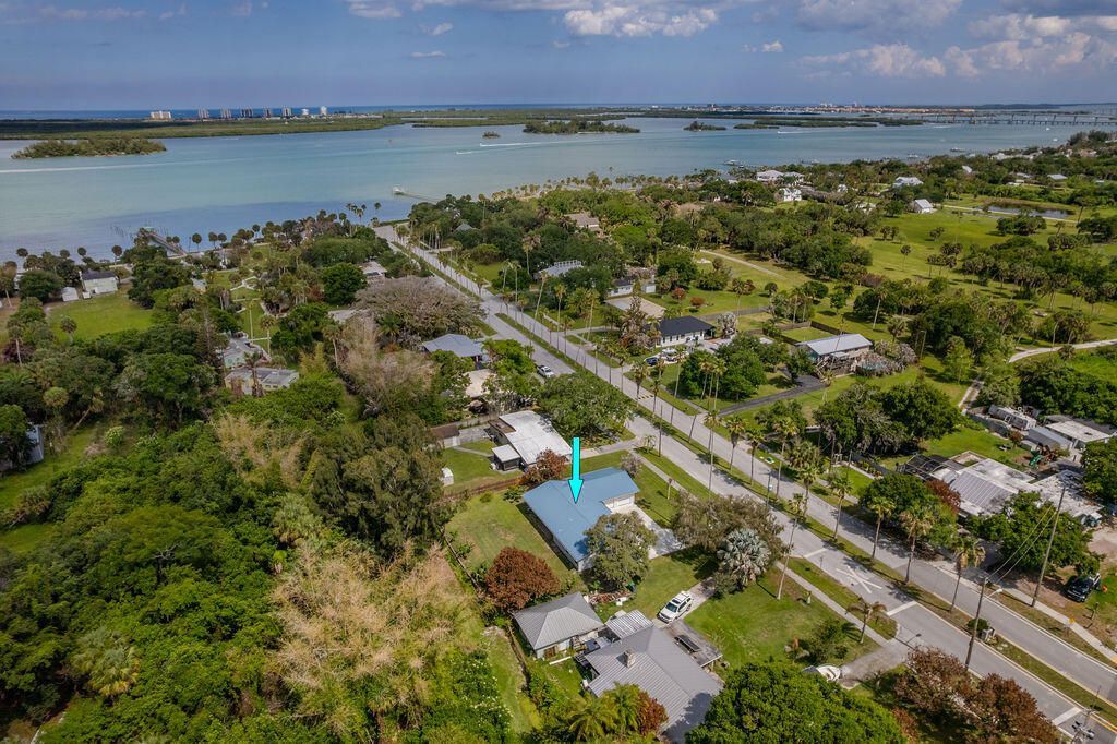 320 Chamberlain Boulevard, Fort Pierce, FL 34946 Photo