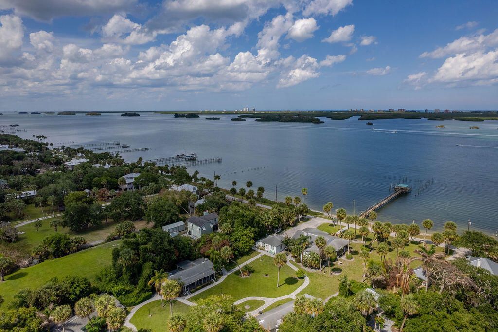 320 Chamberlain Boulevard, Fort Pierce, FL 34946 Photo