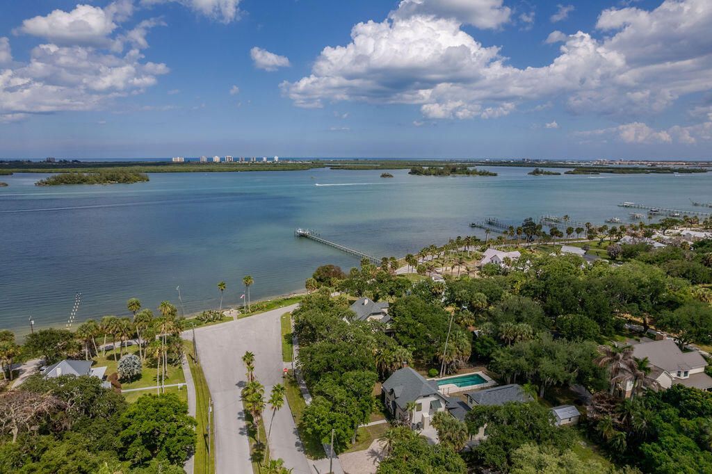 320 Chamberlain Boulevard, Fort Pierce, FL 34946 Photo