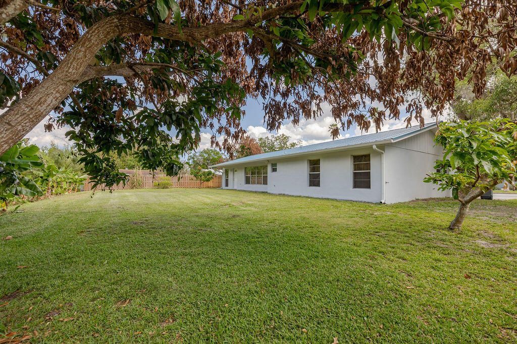 320 Chamberlain Boulevard, Fort Pierce, FL 34946 Photo