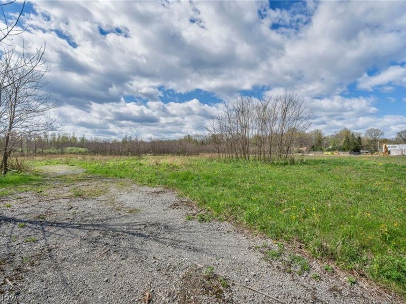 3355 Liberty Avenue, Vermilion, OH 44089 Photo 3