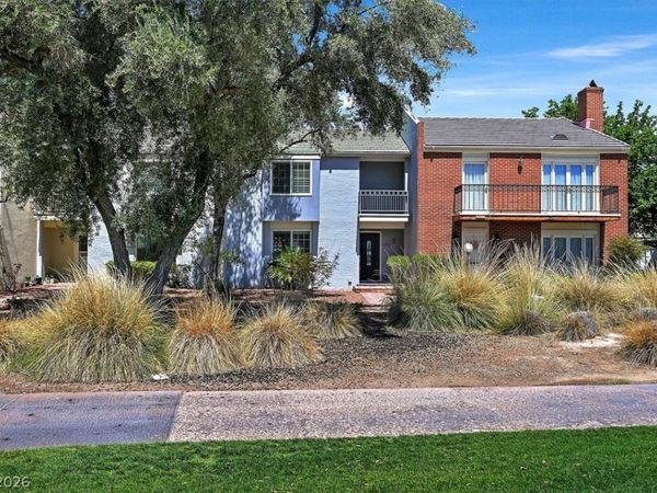 692 Tam O Shanter , Las Vegas, NV 89109