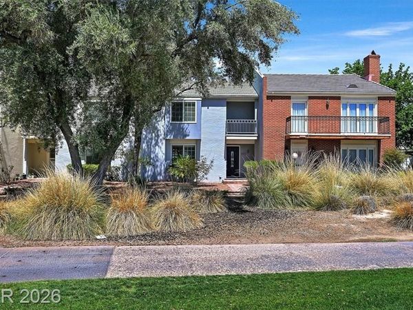 692 Tam O Shanter , Las Vegas, NV 89109