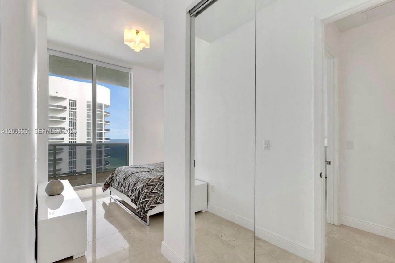 15811 SE Collins Ave , Unit 4002, Sunny Isles Beach, FL 33160 Photo