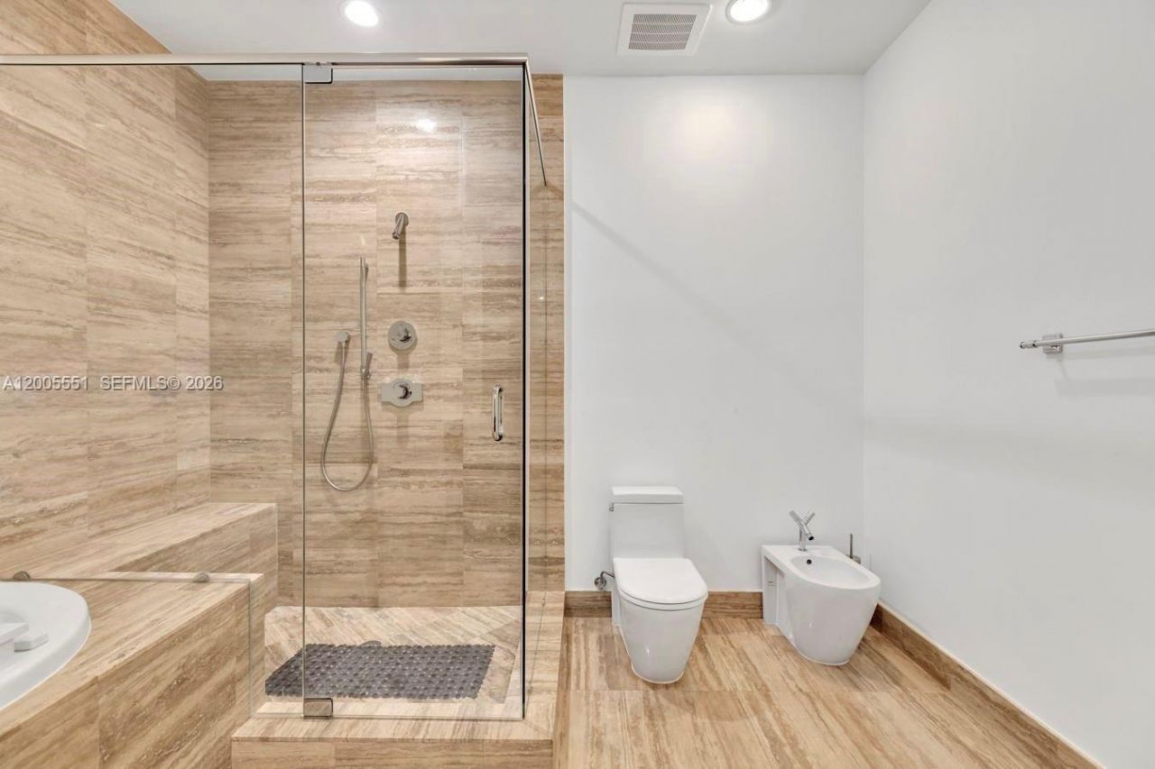 15811 SE Collins Ave , Unit 4002, Sunny Isles Beach, FL 33160 Photo