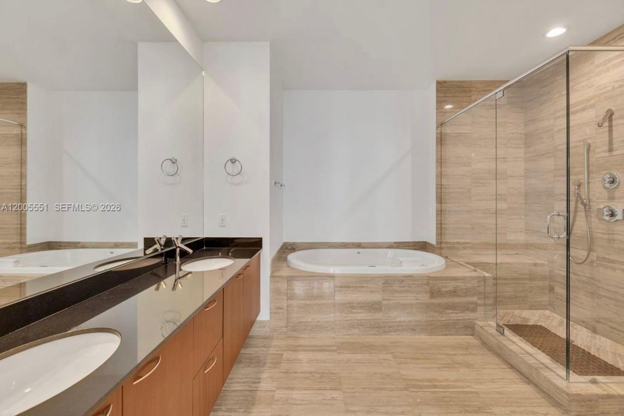15811 SE Collins Ave , Unit 4002, Sunny Isles Beach, FL 33160 Photo