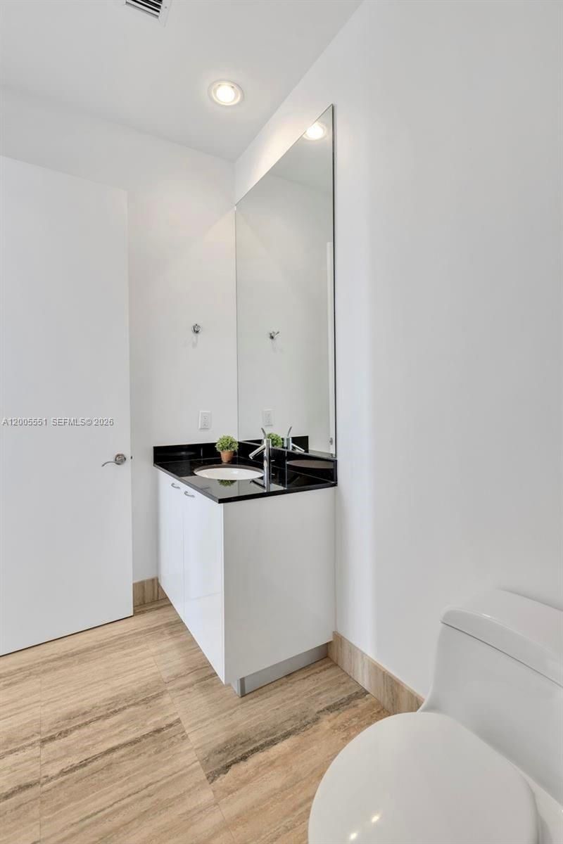15811 SE Collins Ave , Unit 4002, Sunny Isles Beach, FL 33160 Photo