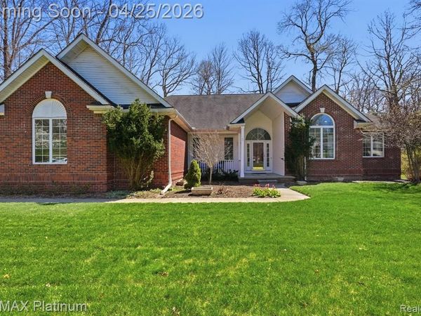 7548 Elmbrooke Way, Hamburg Twp, MI 48116
