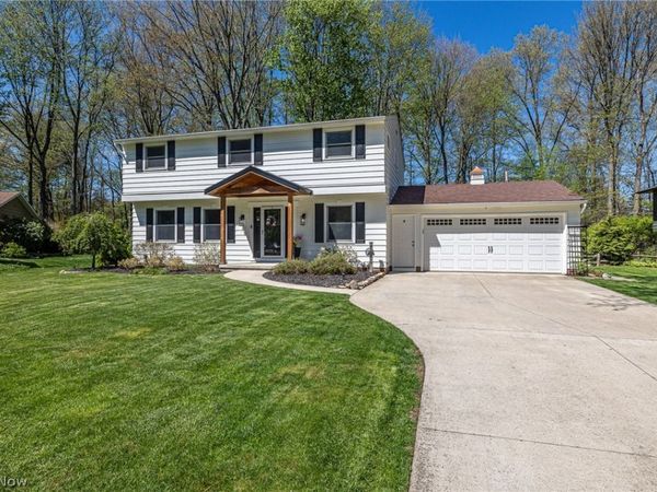 27446 Benwood Circle, North Olmsted, OH 44070