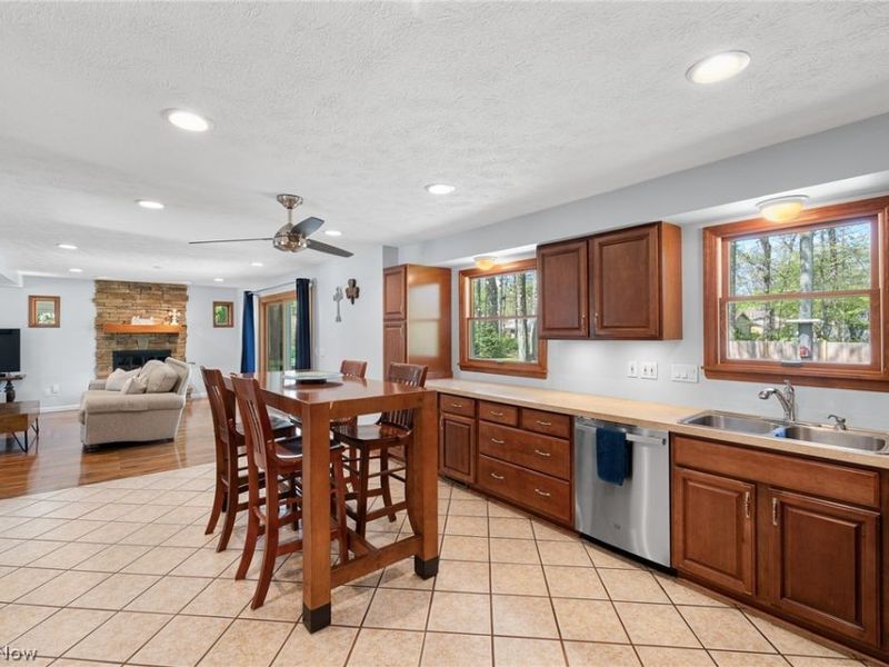 27446 Benwood Circle, North Olmsted, OH 44070 Photo 12