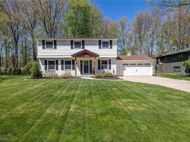 27446 Benwood Circle, North Olmsted, OH 44070 Photo 2