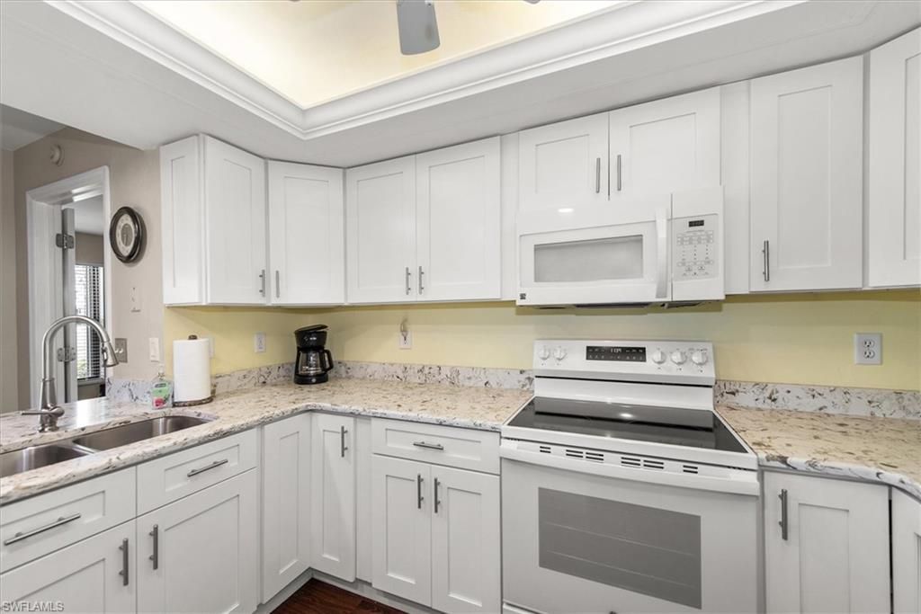 5805 Trailwinds Dr, Unit 314, Fort Myers, FL 33907 Photo