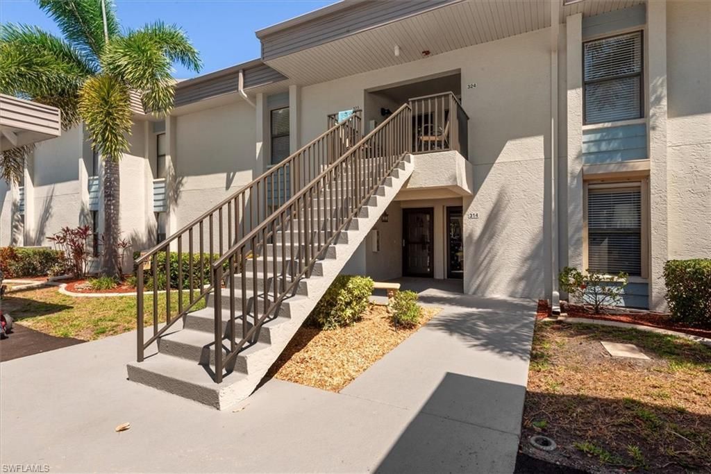5805 Trailwinds Dr, Unit 314, Fort Myers, FL 33907 Photo