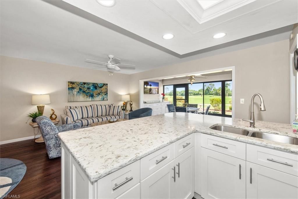 5805 Trailwinds Dr, Unit 314, Fort Myers, FL 33907 Photo