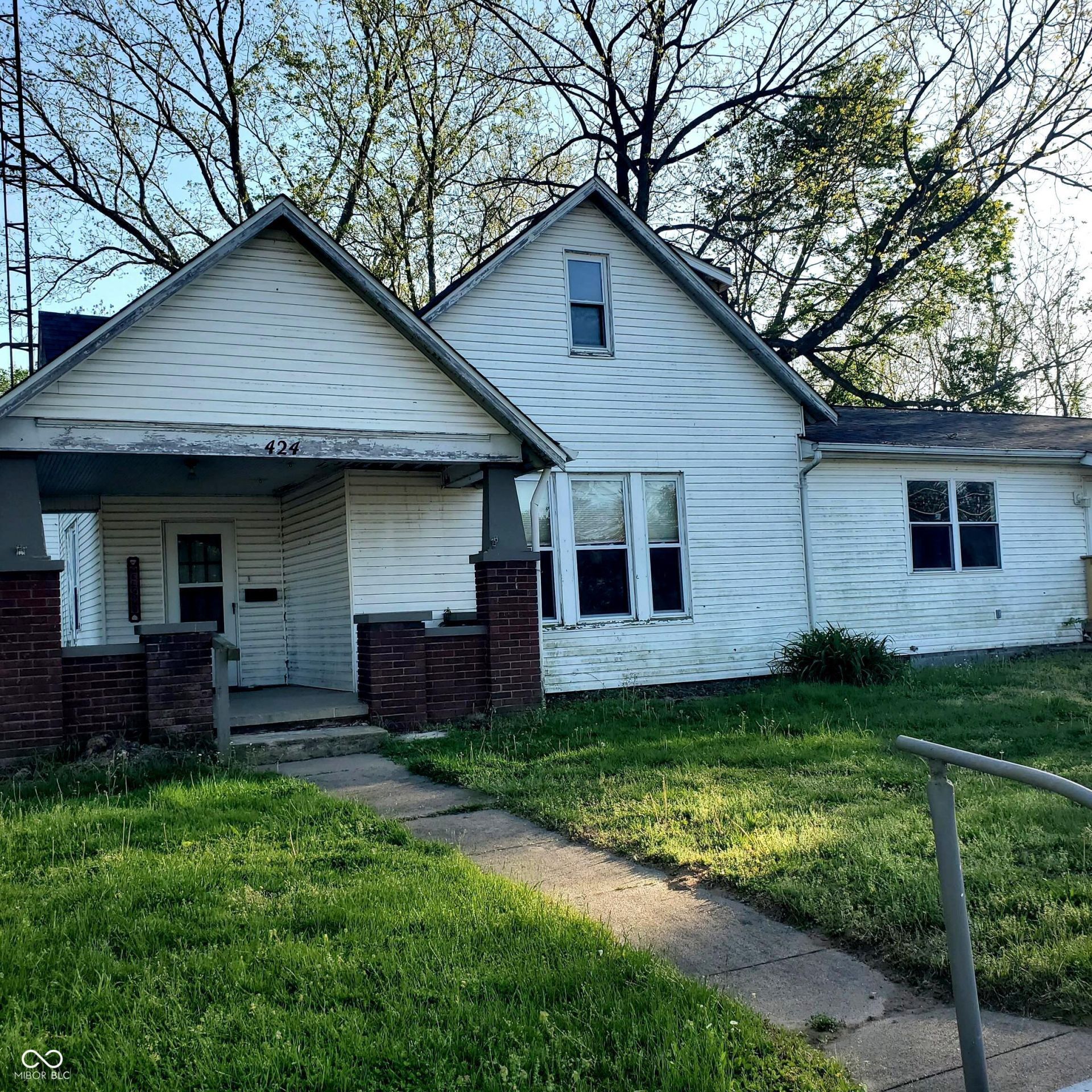 424 E Commerce Street, Brownstown, IN 47220 Main Photo
