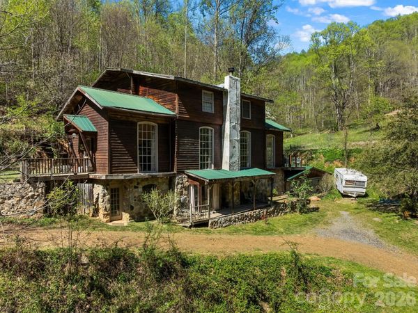 1717 Howard Moore Road , Hot Springs, NC 28743