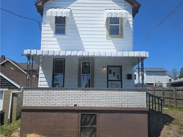 807 Hazlett Ave, Brackenridge, PA 15014